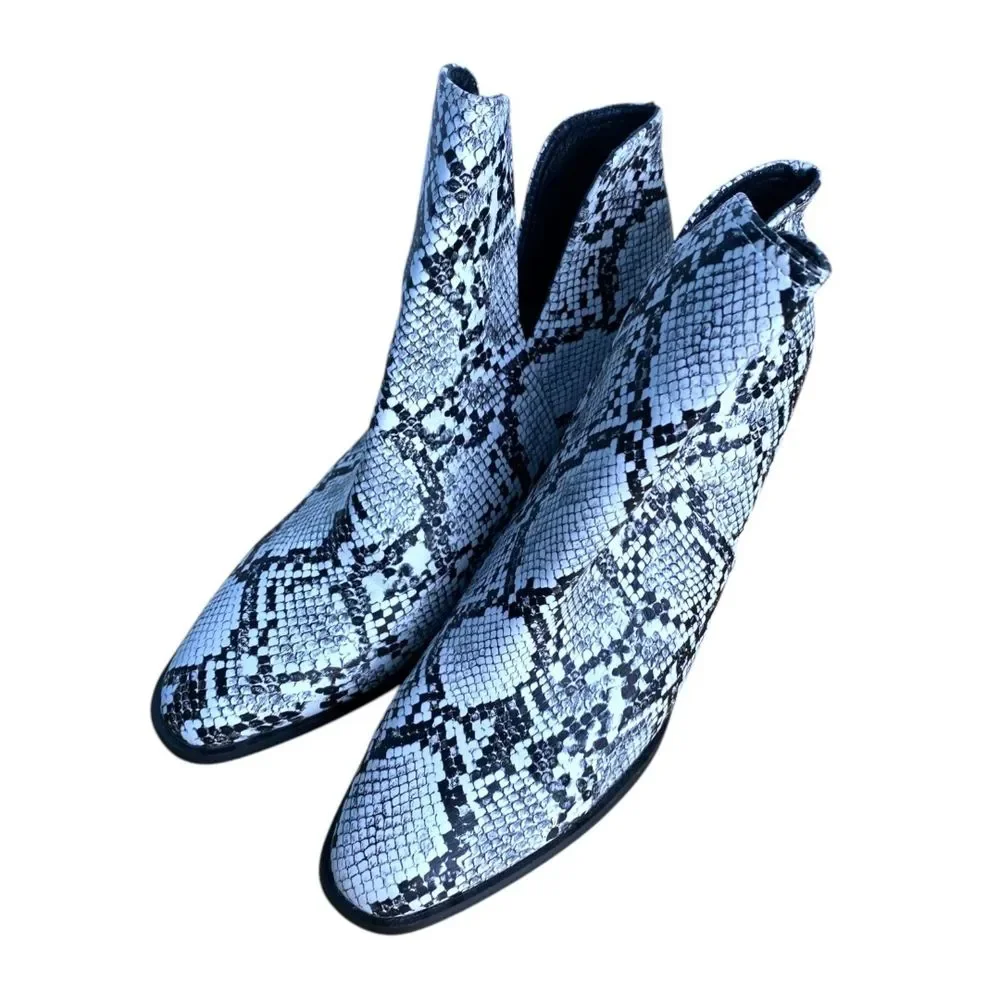 Women's Faux Snakeskin High-Heeled Boots‎ Size 8 Animal Print Footwear (SU)